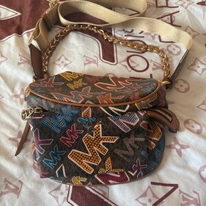 Michael Kors sling pack